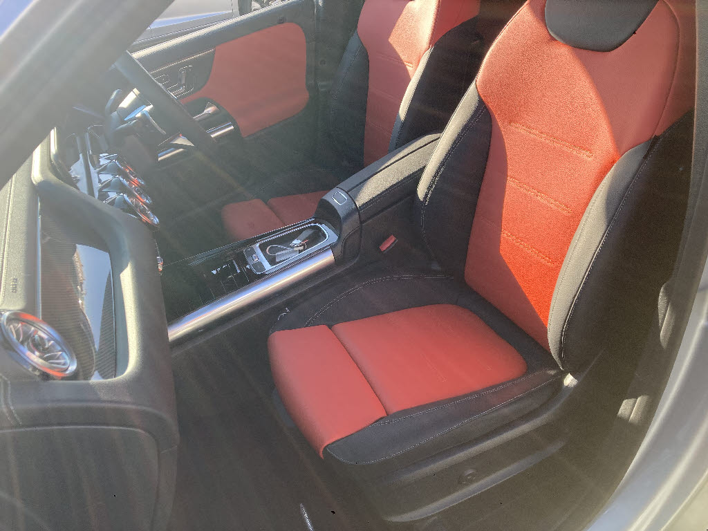 メルセデスベンツ GLAクラス14枚目