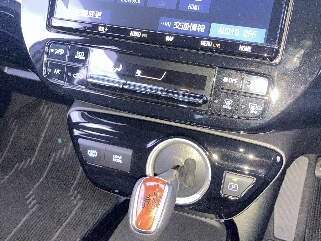 トヨタ プリウスPHV5枚目