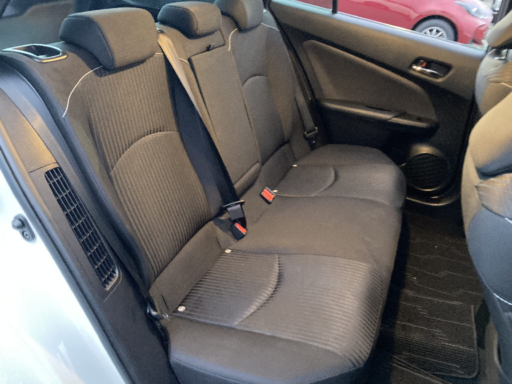 トヨタ プリウスPHV7枚目