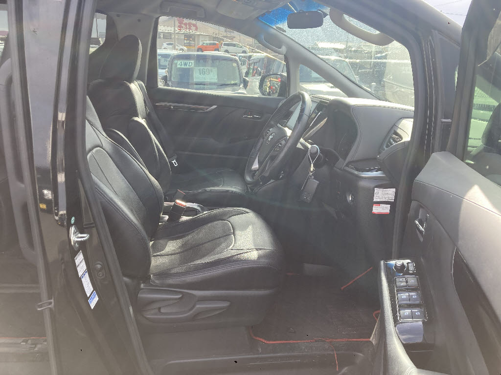 トヨタ アルファード12枚目