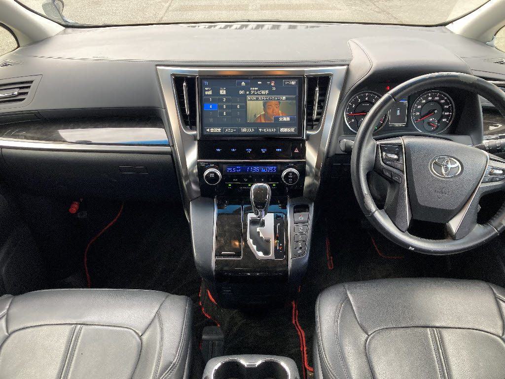 トヨタ アルファード2枚目