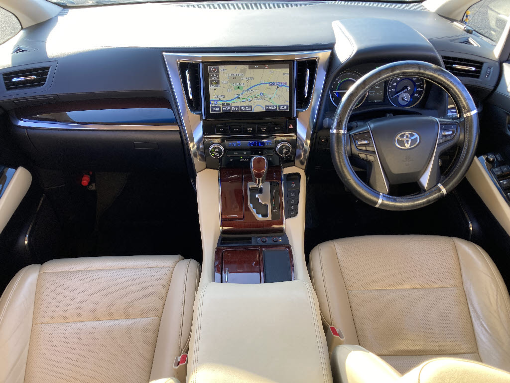 トヨタ アルファード ハイブリッド2枚目