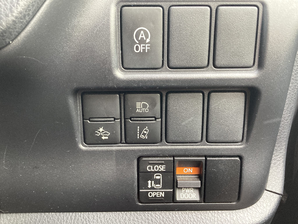 トヨタ ノア9枚目