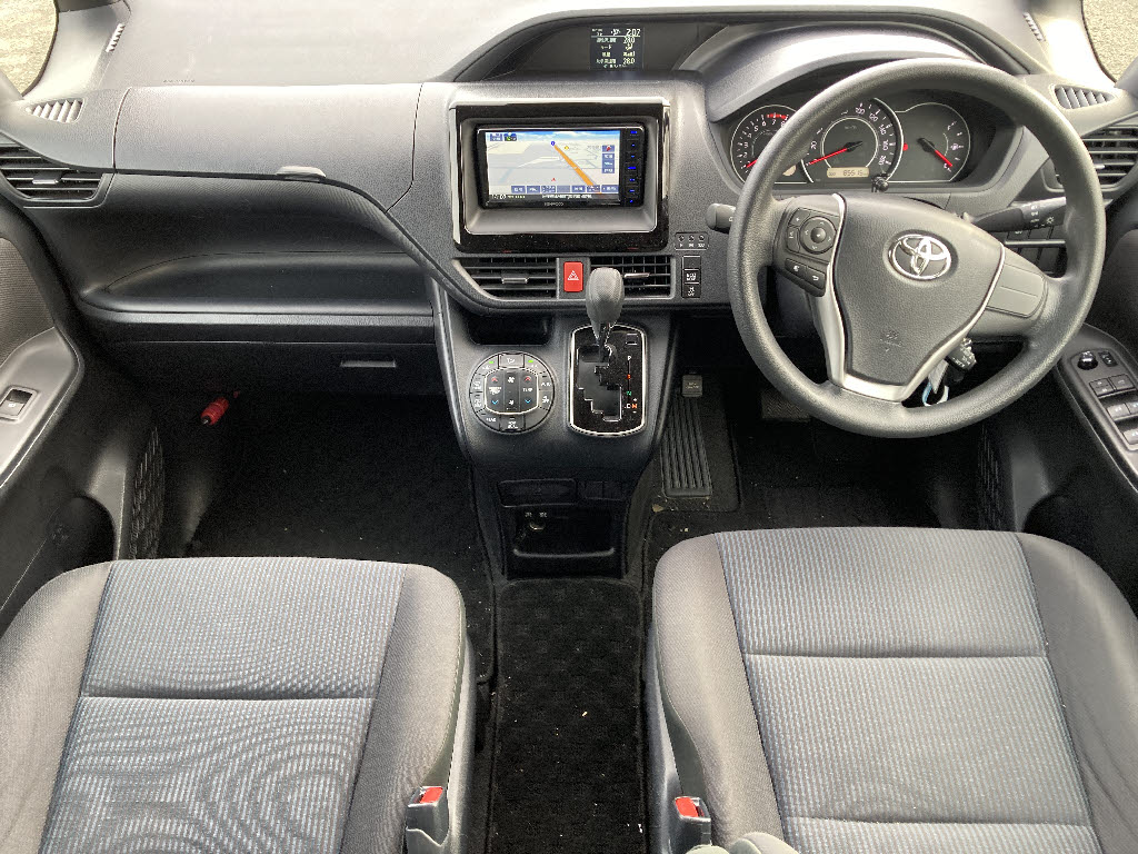 トヨタ ノア2枚目