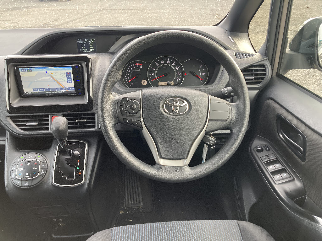 トヨタ ノア3枚目