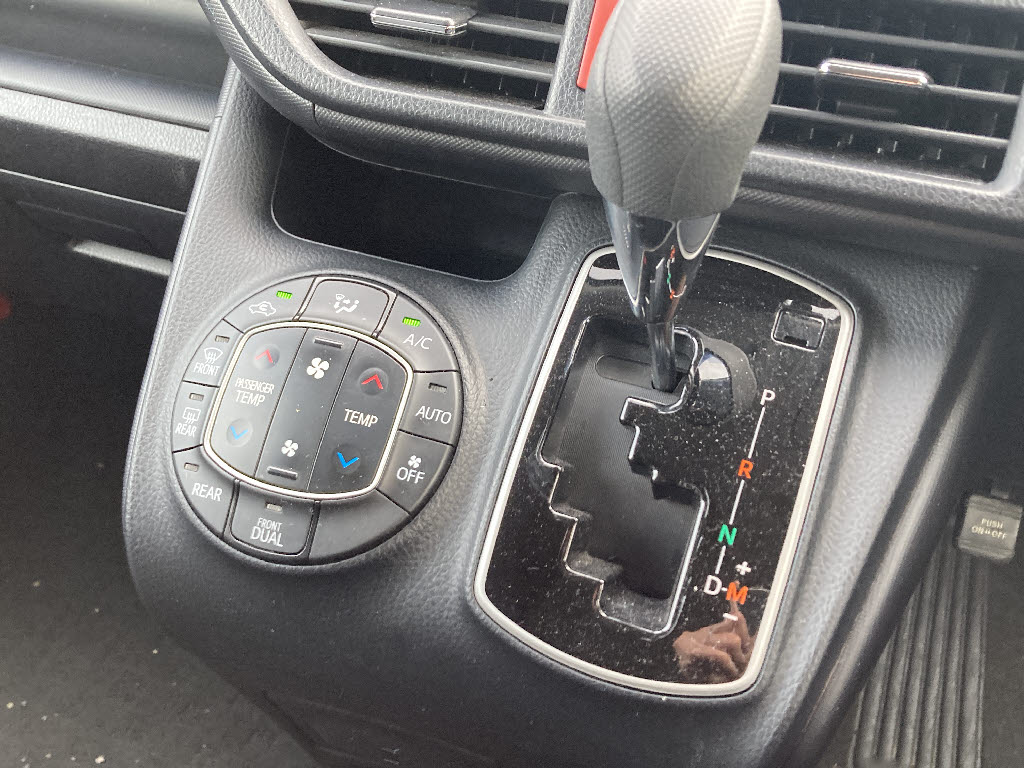 トヨタ ノア6枚目