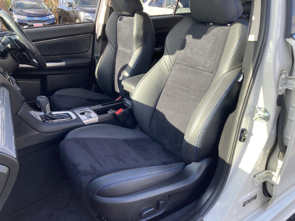 スバル レヴォーグ13枚目