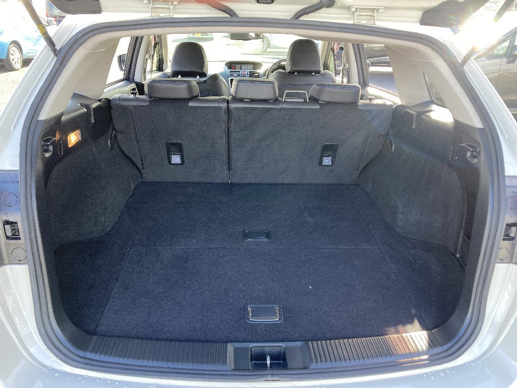 スバル レヴォーグ15枚目