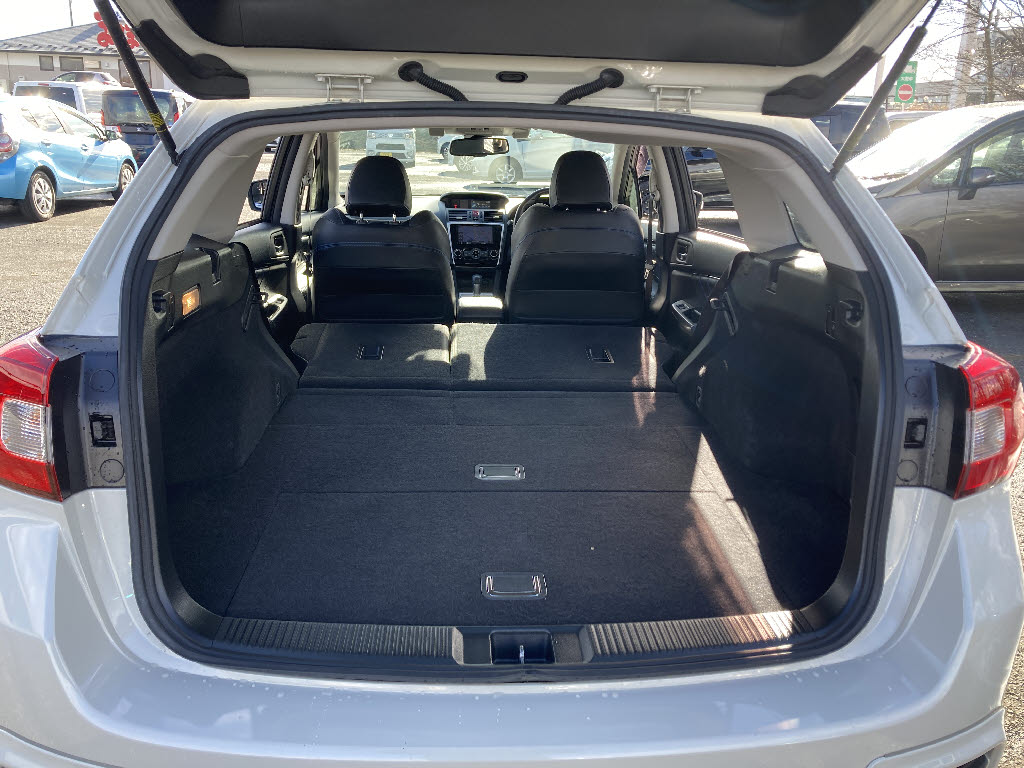 スバル レヴォーグ16枚目