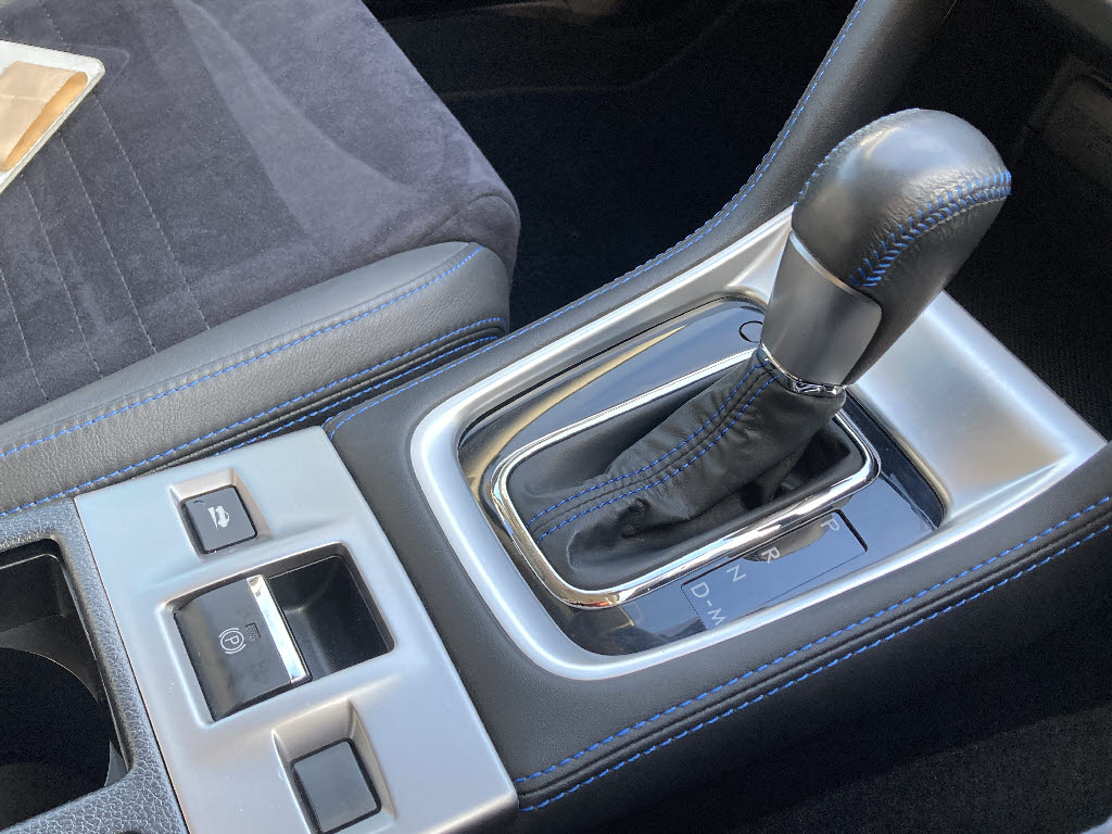 スバル レヴォーグ7枚目