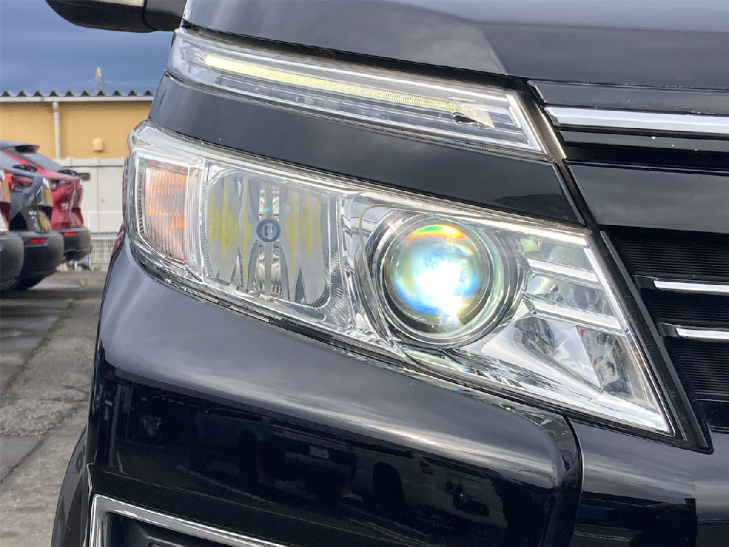 トヨタ ヴォクシー9枚目