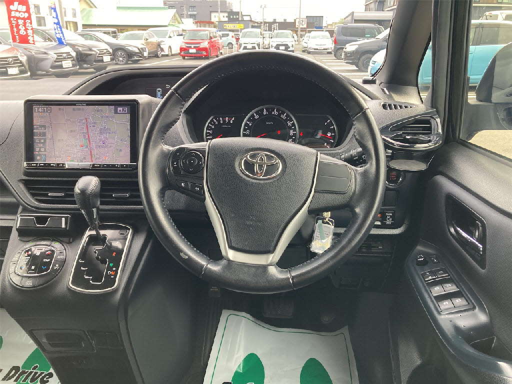 トヨタ ヴォクシー18枚目