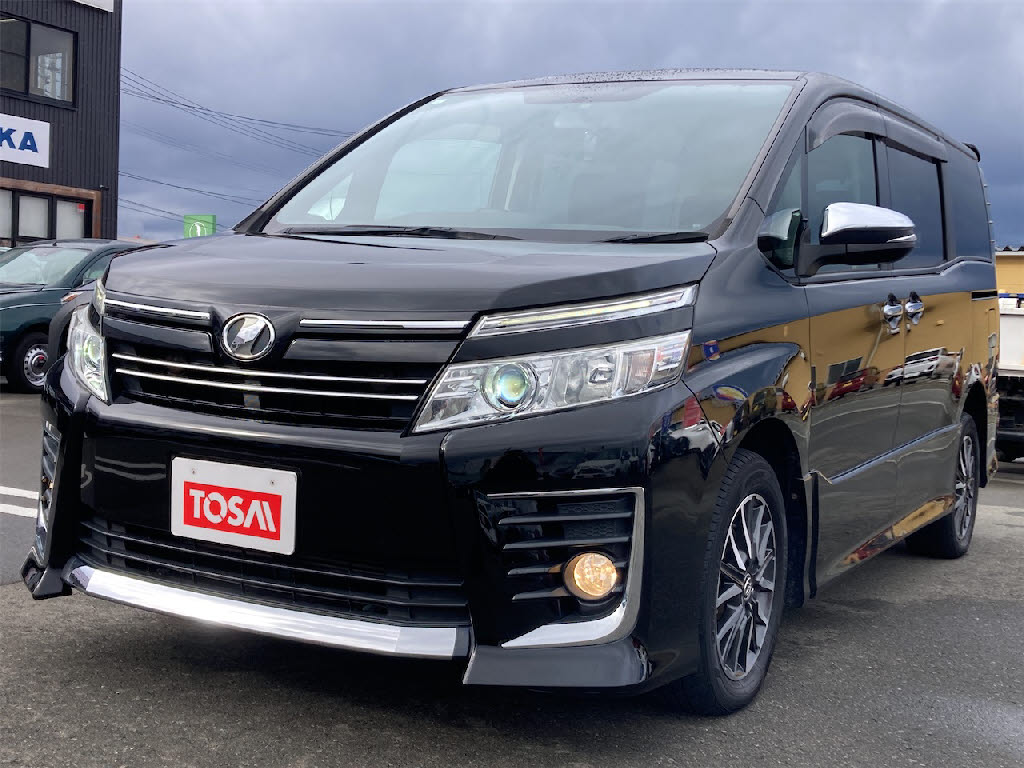 トヨタ ヴォクシー1枚目