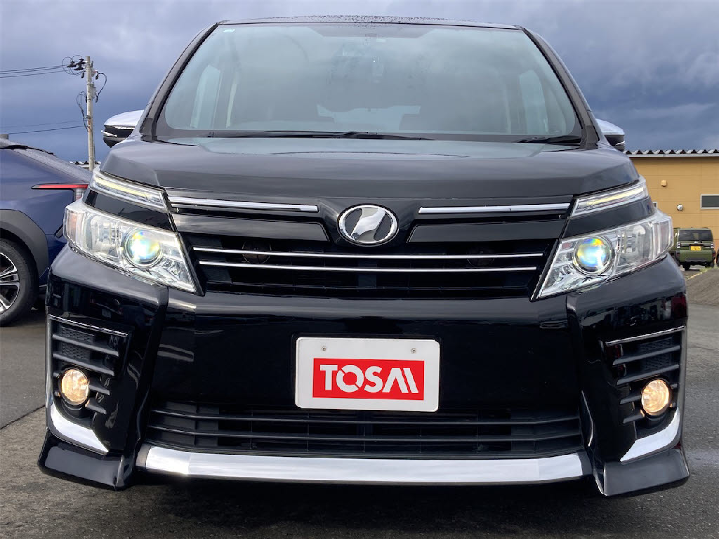 トヨタ ヴォクシー2枚目