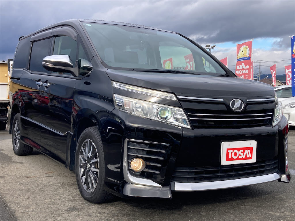 トヨタ ヴォクシー3枚目