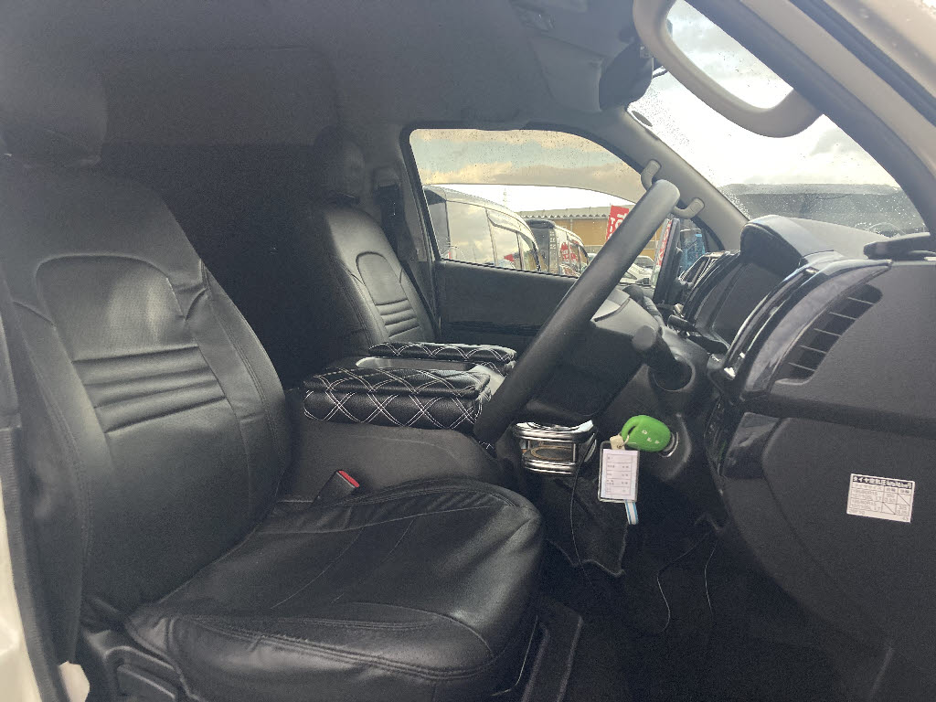 トヨタ ハイエース16枚目