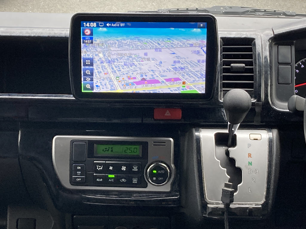 トヨタ ハイエース4枚目