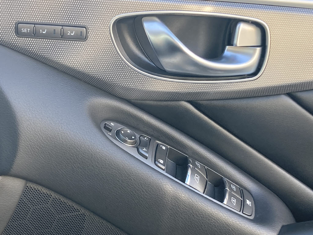 ニッサン スカイライン19枚目