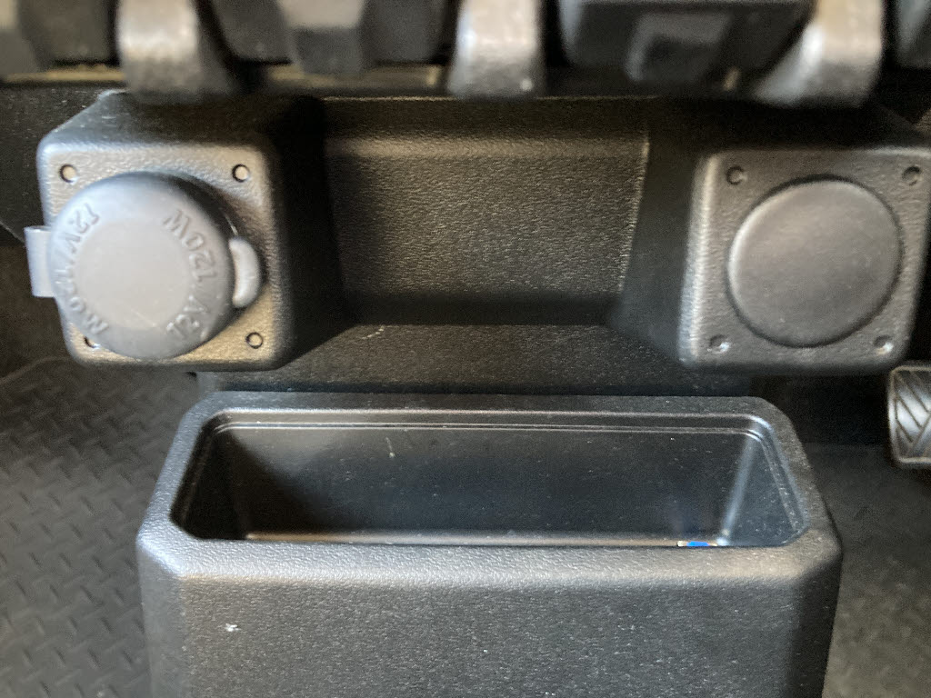 スズキ ジムニーシエラ8枚目