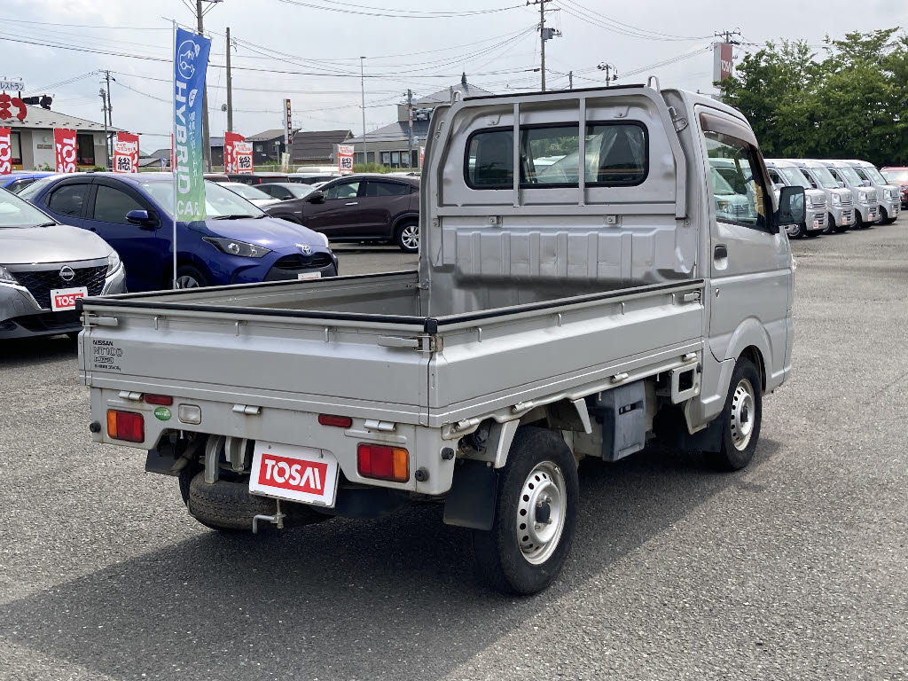 ニッサン NT100クリッパーT1枚目