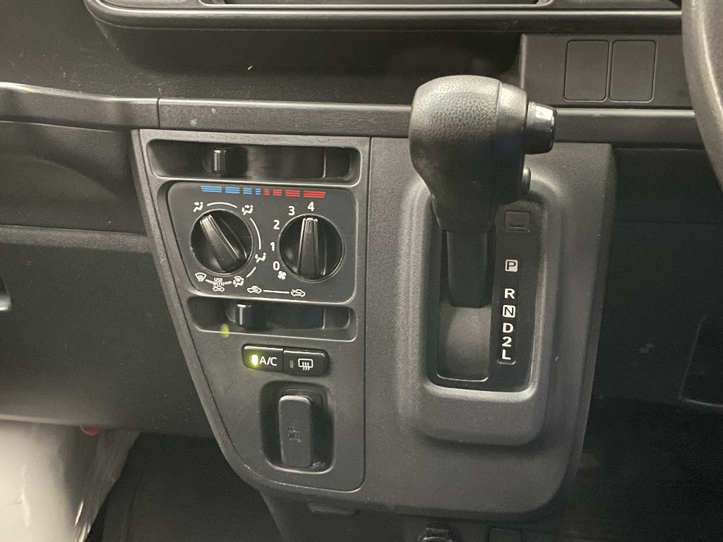 ダイハツ ハイゼットカーゴＶ15枚目