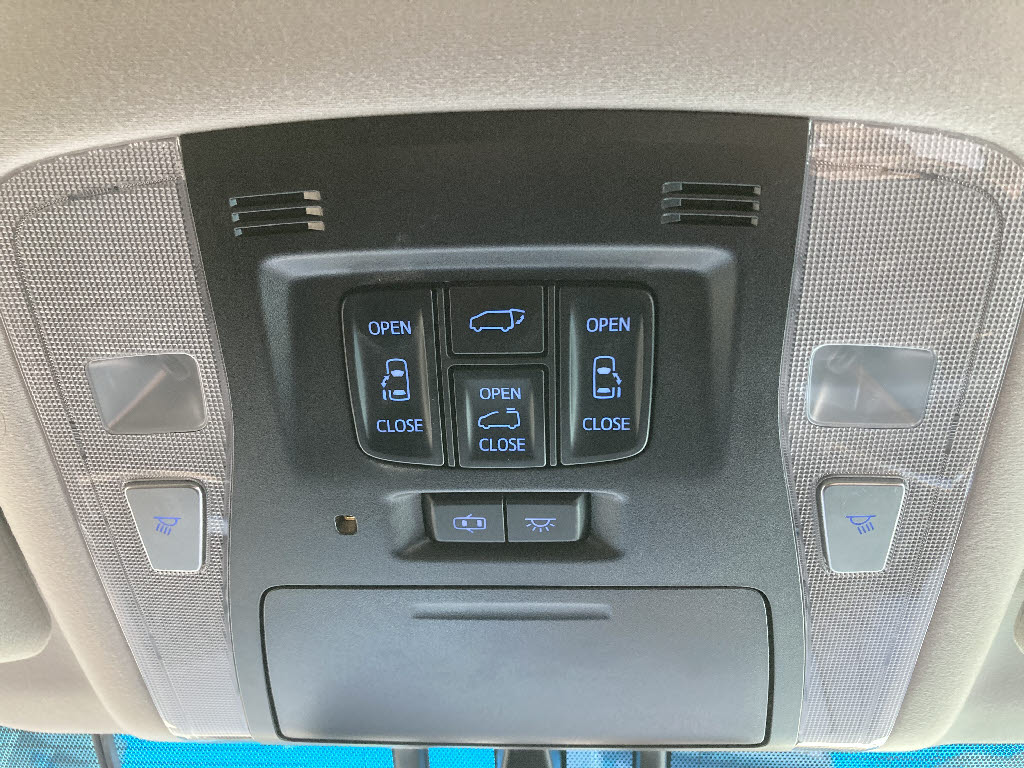 トヨタ ヴェルファイアハイブリッド11枚目