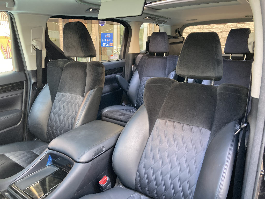 トヨタ ヴェルファイアハイブリッド15枚目