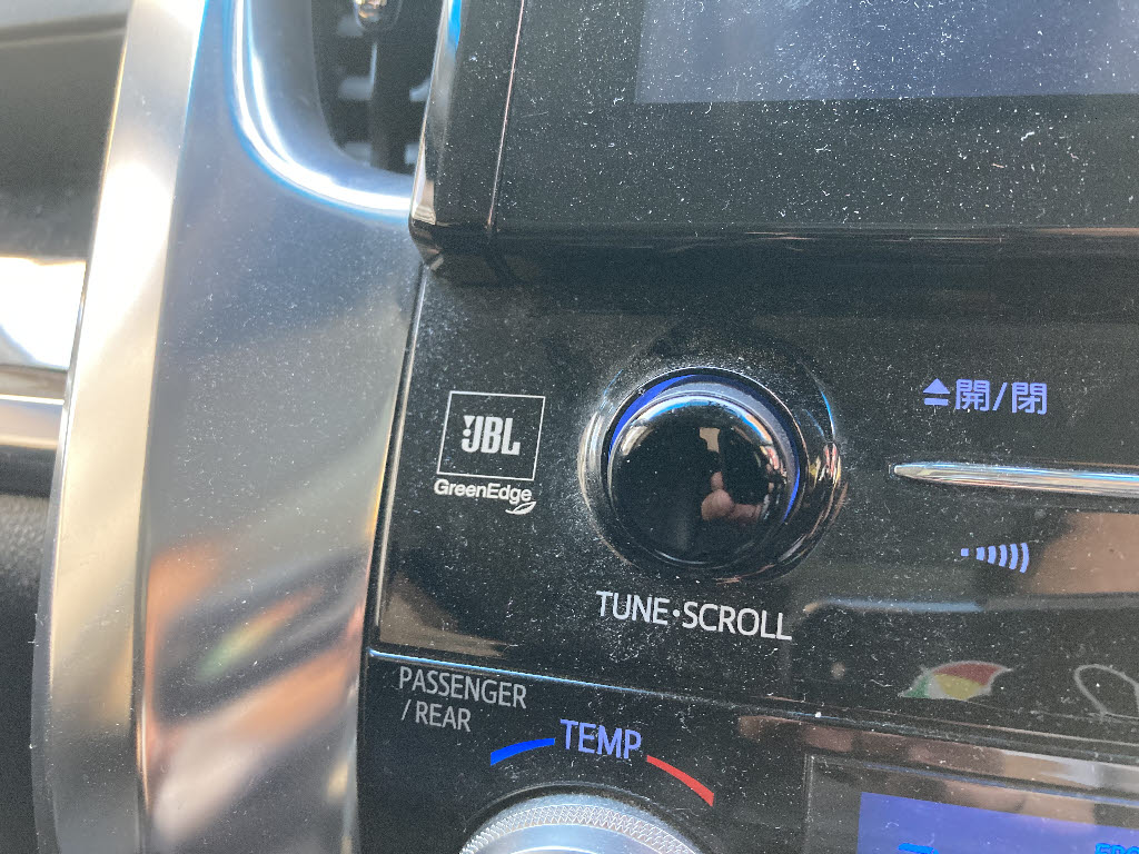 トヨタ ヴェルファイアハイブリッド8枚目