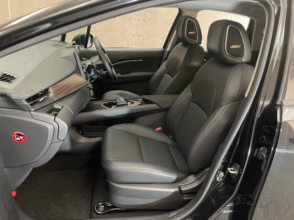 ニッサン ノート5枚目