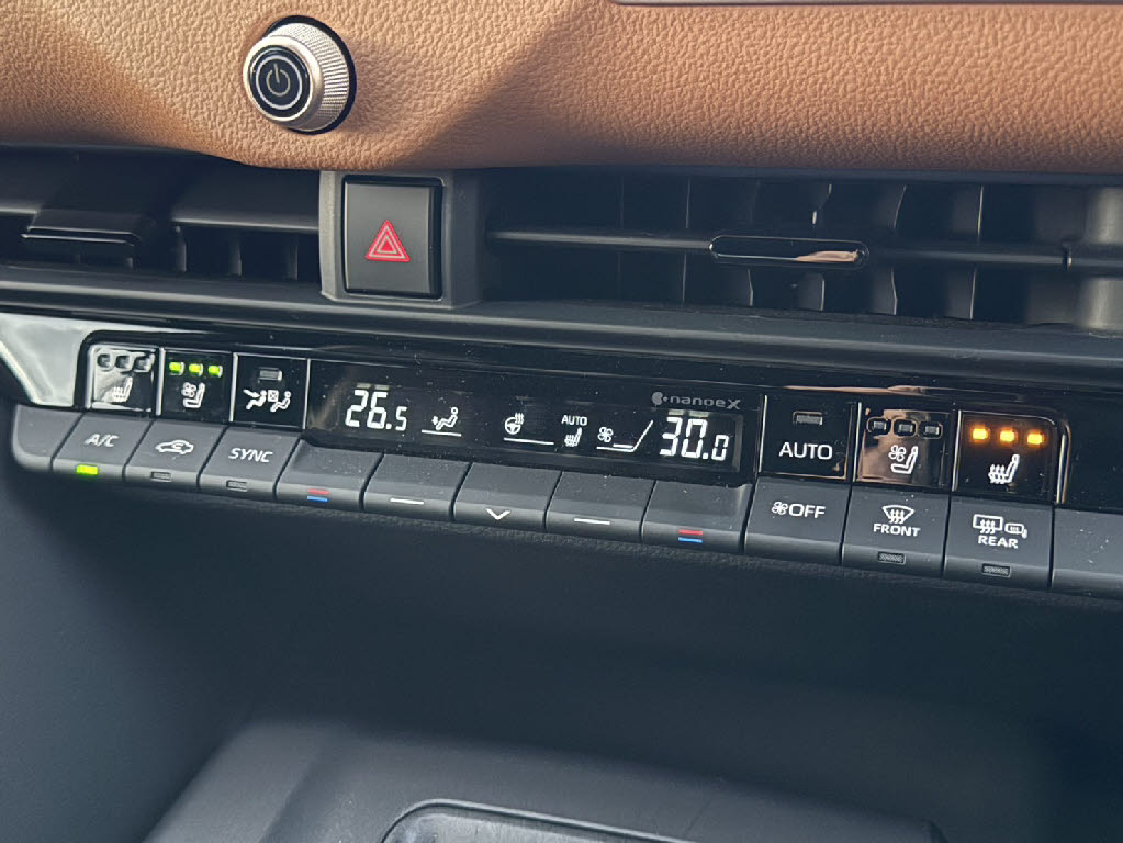 トヨタ クラウン クロスオーバー4枚目