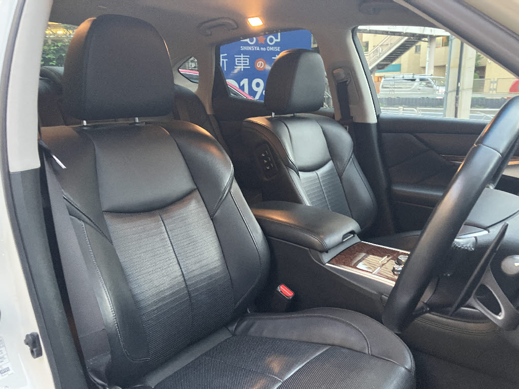 ニッサン フーガ9枚目