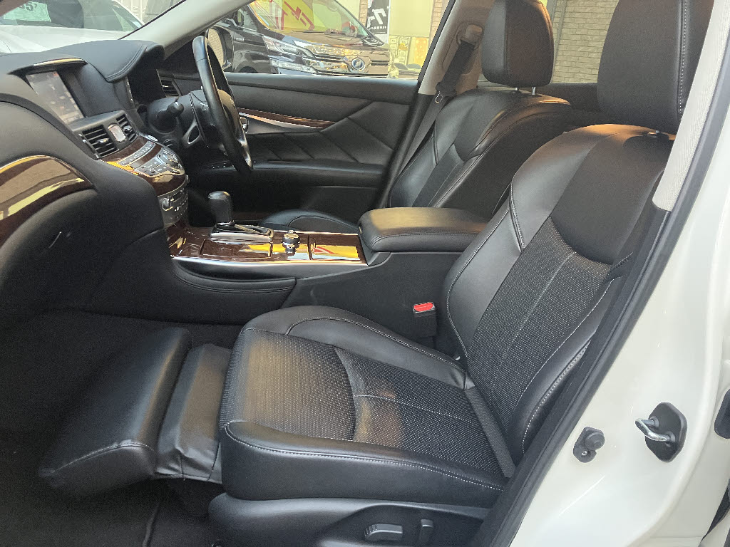 ニッサン フーガ11枚目