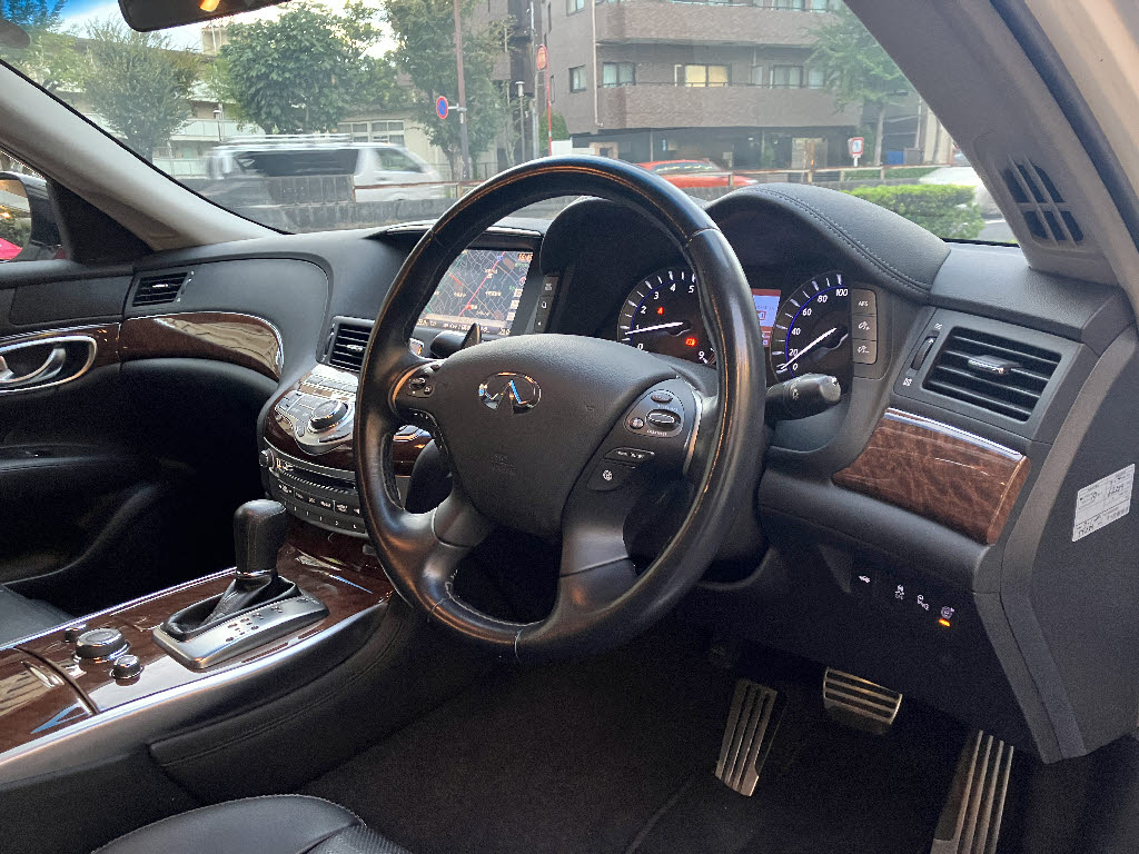 ニッサン フーガ8枚目