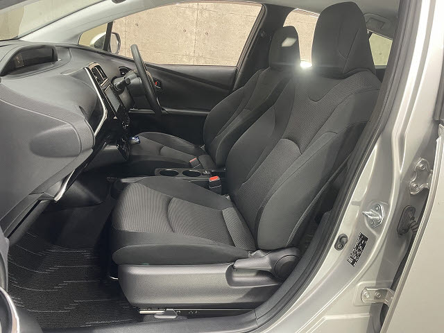 トヨタ プリウス5枚目