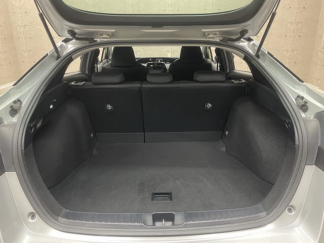 トヨタ プリウス7枚目