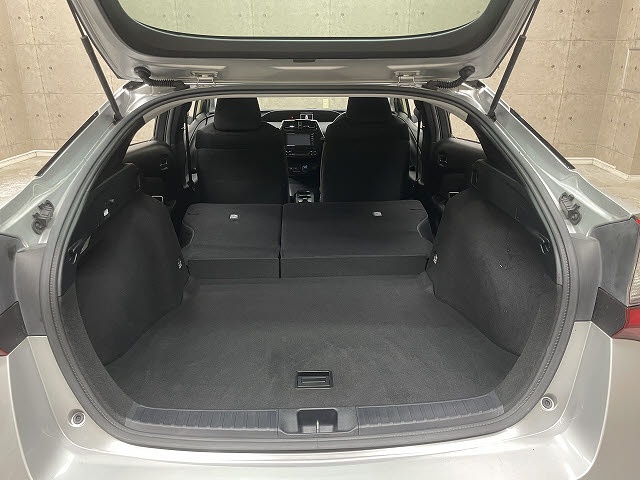 トヨタ プリウス8枚目