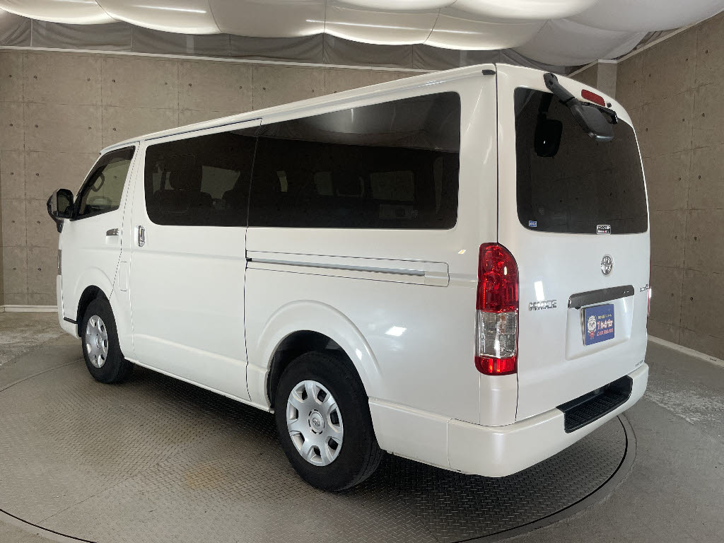 トヨタ ハイエースV12枚目