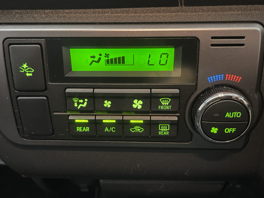 トヨタ ハイエースV19枚目