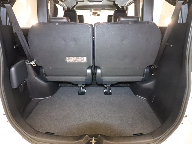 トヨタ ヴォクシー12枚目