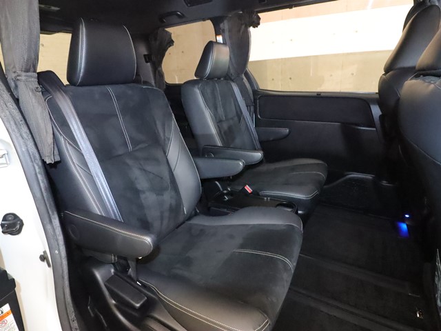 トヨタ ヴォクシー4枚目