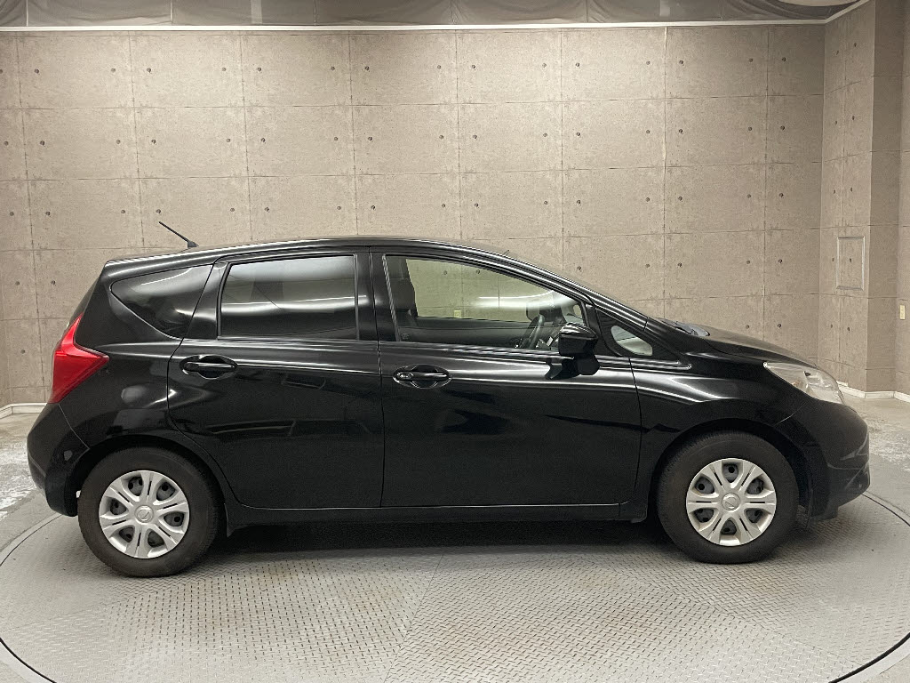 ニッサン ノート13枚目