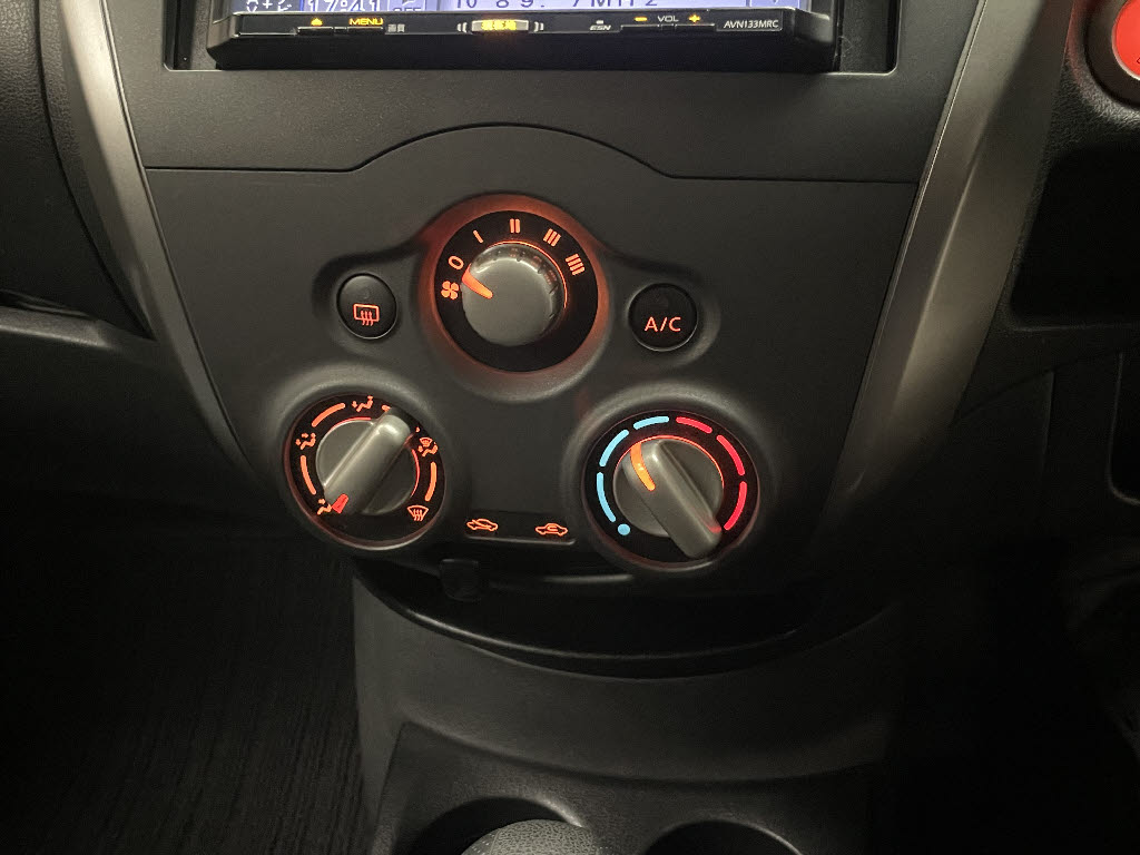 ニッサン ノート18枚目