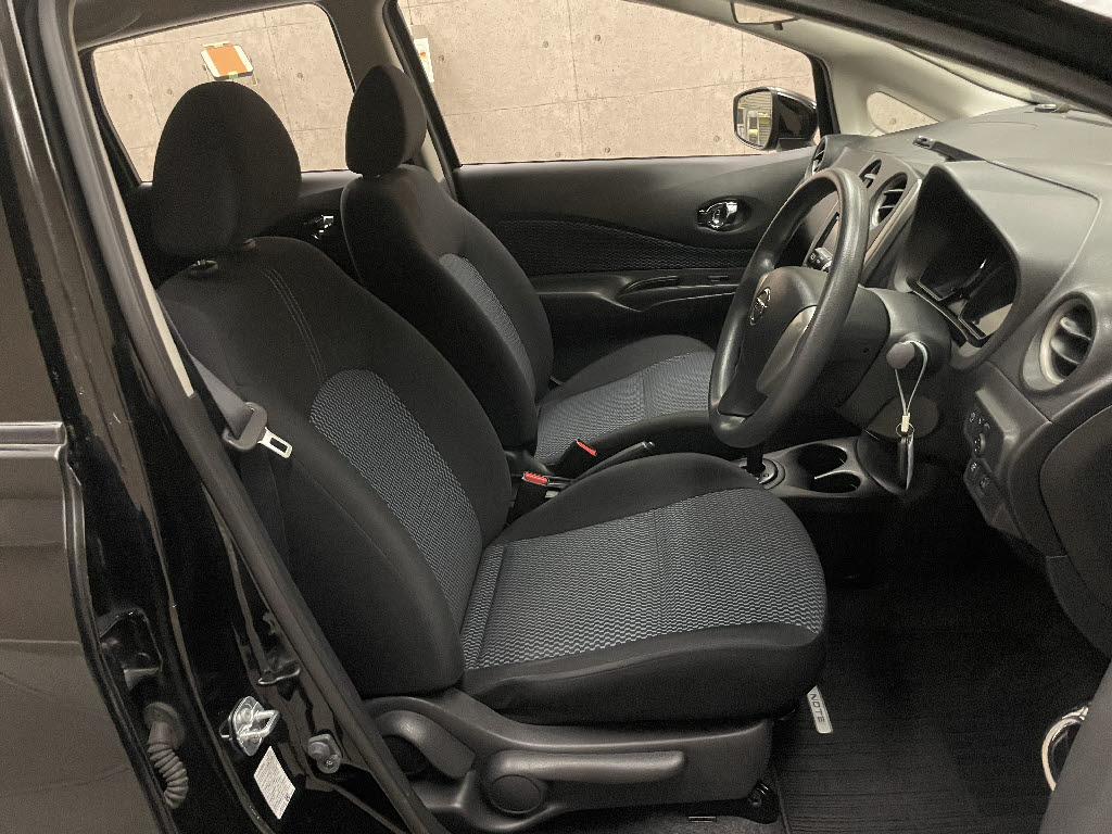 ニッサン ノート3枚目