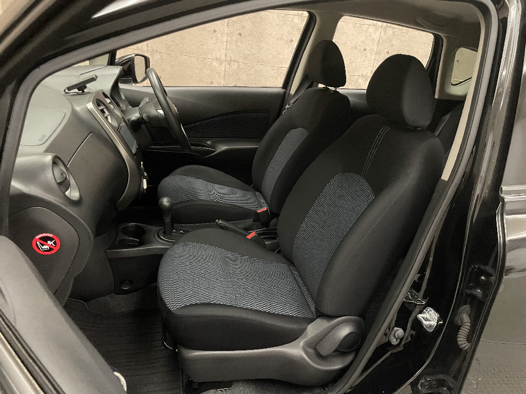 ニッサン ノート5枚目