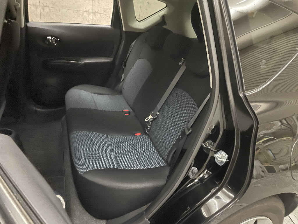 ニッサン ノート6枚目