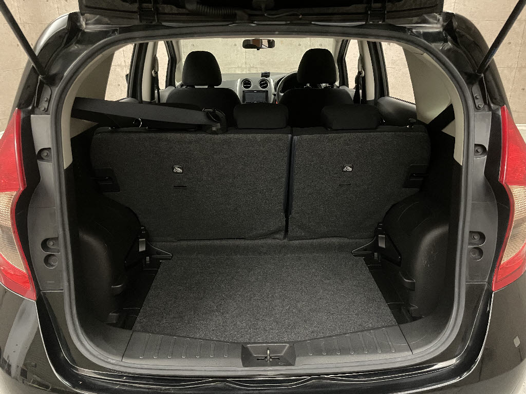 ニッサン ノート7枚目