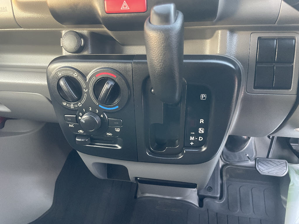 ニッサン NV100クリッパーV16枚目