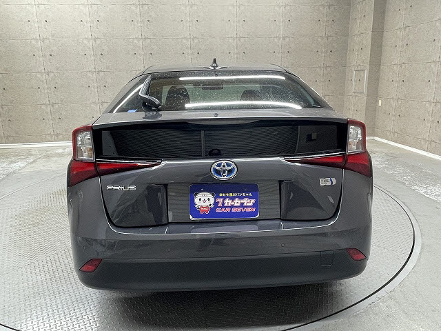 トヨタ プリウス10枚目
