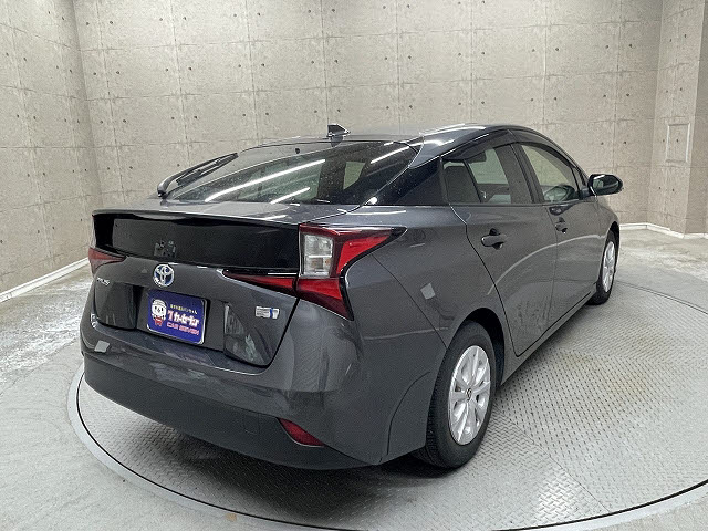 トヨタ プリウス1枚目