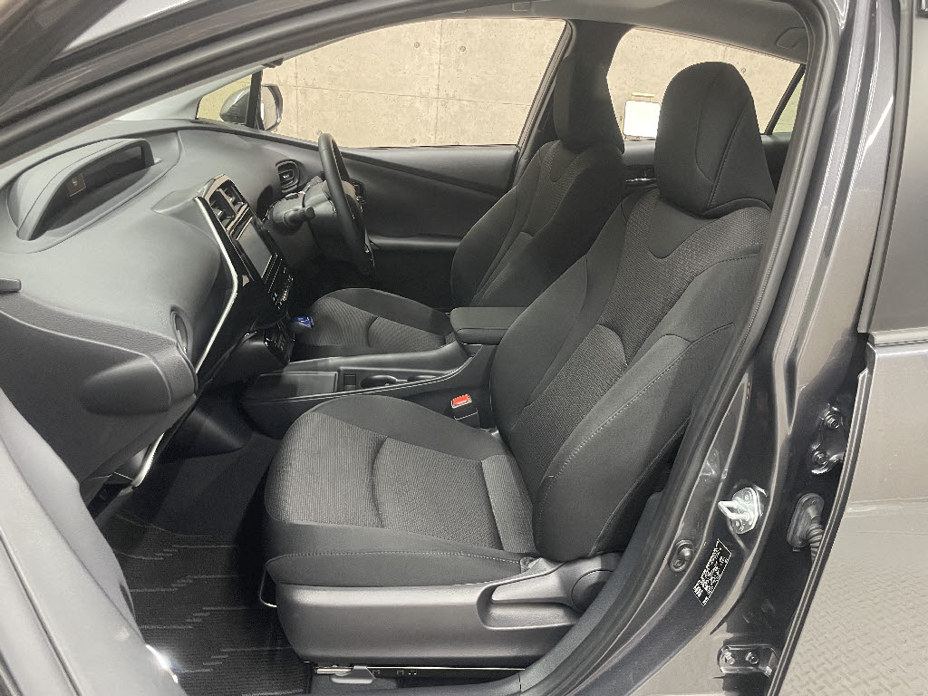 トヨタ プリウス5枚目